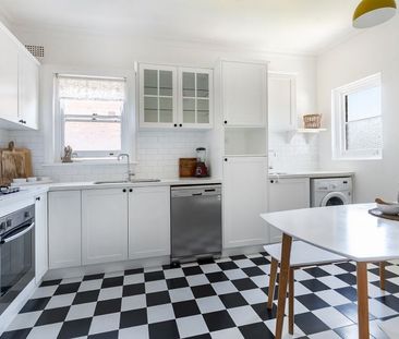 Charming Character Home with Elevated City Views - Photo 2