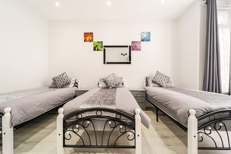2 Bed Flat, Kimberley Avenue, IG2 - Photo 3