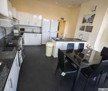 1 bed Penthouse in Commercial Street , Camborne, TR14 8JY - Photo 1