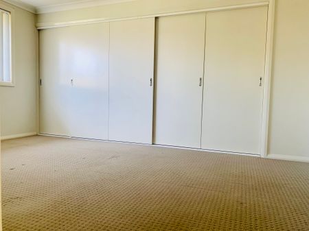 Family Home in Eastridge Estate - Photo 5