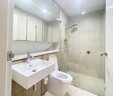Nearly Brand New Luxury Apartment in Hurstville&excl;&excl; - Photo 4