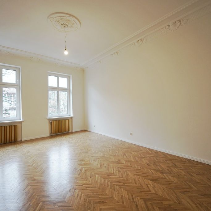 Atrakcyjne mieszkanie po remoncie w kamienicy - Photo 1