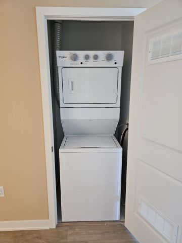 For Lease - 4655 Metcalfe Avenue, Mississauga, Ontario - Photo 4