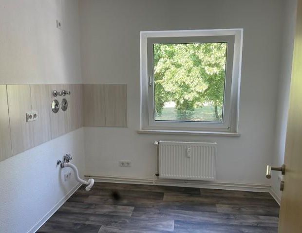Alles wird neu! 2-Raum-Wohnung im Erdgeschoss - Photo 1
