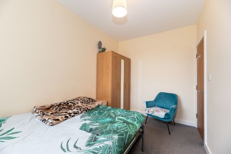 2 Bed Flat, Beechdale Road, SW2 - Photo 4