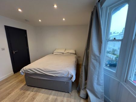 Room in a Shared House, Upper North Street, BN1 - Photo 4