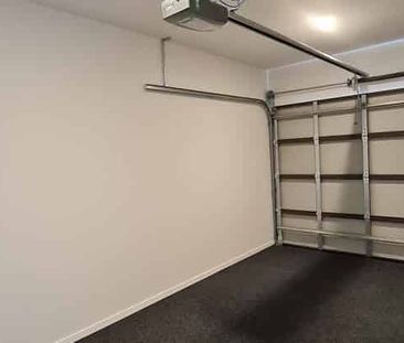 3 Bedroom 2 Bathroom Townhouse - Photo 1