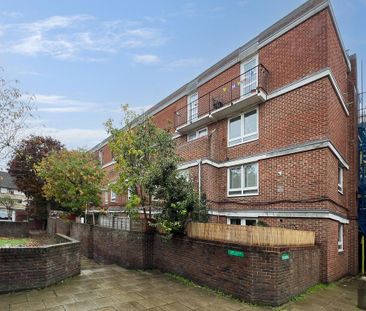 3 bedroom flat to rent - Photo 1