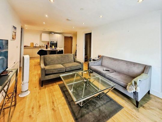 2 bedroom flat to rent - Photo 1