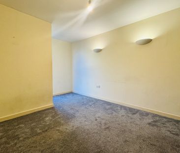 Leeds Road - Photo 1