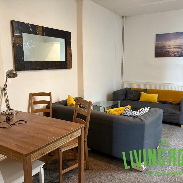 6 bedroom house to rent - Photo 1