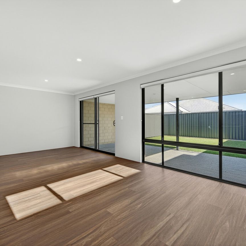 Band New Three Bedroom Dual Living Property! - Photo 1