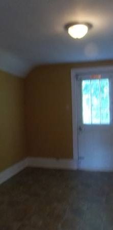 6 BEDROOM HOUSE (SHORT WALK TO QUEEN'S) [$750 PER BEDROOM DISCOUNTED] - Photo 1