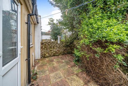 1 bedroom terraced house to rent - Photo 2