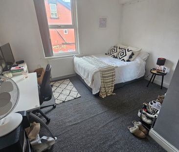 5 Bed - 84 Royal Park Road, Hyde Park, Leeds - LS6 1JJ - Student - Photo 5