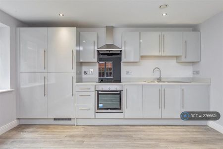 2 bedroom flat to rent - Photo 5