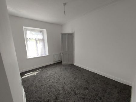 4 bedroom terraced house to rent - Photo 3