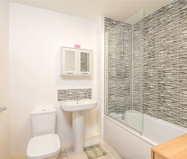 Shallows Avenue, Great Wakering, Essex, SS3 0FR - Photo 4