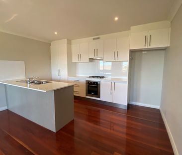 27 Voyager Street, GREGORY HILLS NSW 2557 - Photo 3