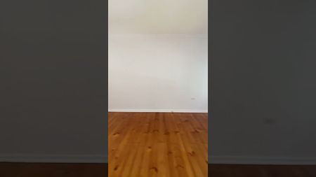 Spacious Ground-floor Apartment Just Moments From North Beach - Photo 3