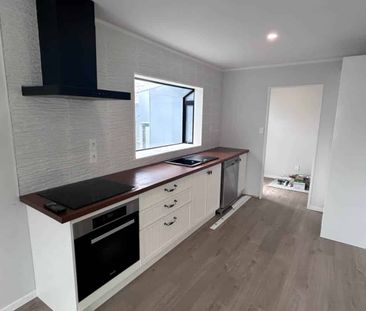 Newly Renovated Family Living - Photo 2