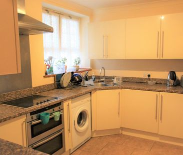 1 bedroom in a flat share to rent - Photo 5