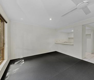 Convenient Coastal Living 3 Bedroom Home Close to Schools, Shops & ... - Photo 2
