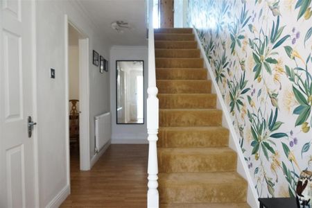 3 bedroom terraced house to rent - Photo 4