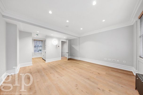 2 Bedroom Apartment, Monmouth Street, London, Greater London - Photo 1