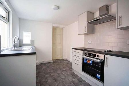 North Terrace (e), NE28 - Photo 5