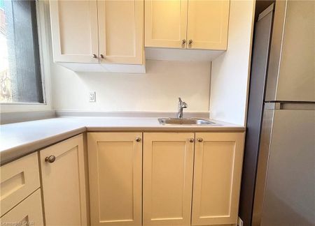 For Lease - 76 Wentworth Street Unit# 2, Hamilton, Ontario - Photo 5