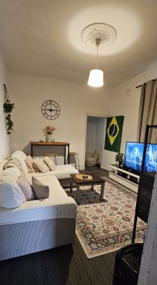 Petersham - Photo 1