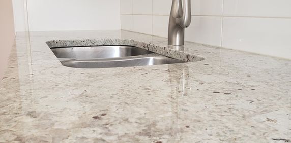 5 ½ Rénové Chauffe/Eau Chaude - Photo 2