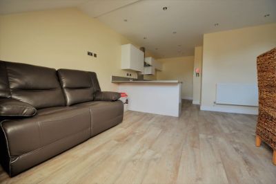 2 bedroom Flat in Woodsley Road, Leeds - Photo 1