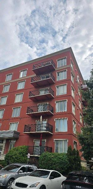 Condo 4 1/2 lumineux for rent - Photo 2