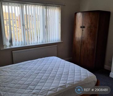 3 bedroom semi-detached house to rent - Photo 4
