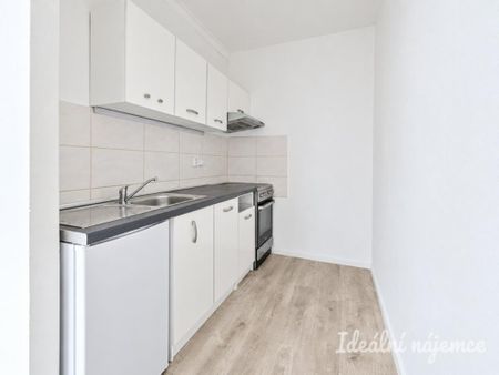 Pronájem bytu 2+kk 46 m2 - Fotografie 5