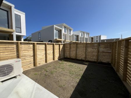 BRAND NEW - KAPITI TOWNHOUSE - Photo 2