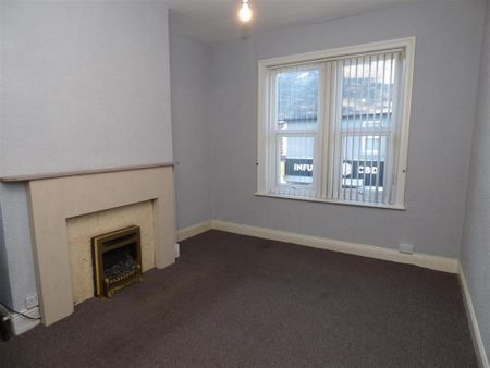 3 bedroom apartment to rent - Photo 4