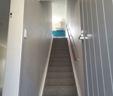 Safe and Secure townhouse in walking distance to all amenities - Photo 2