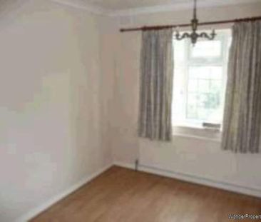 2 bedroom property to rent in Ilford - Photo 3