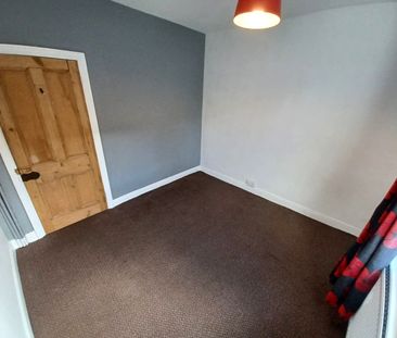 4 bedroom terraced house to rent - Photo 6