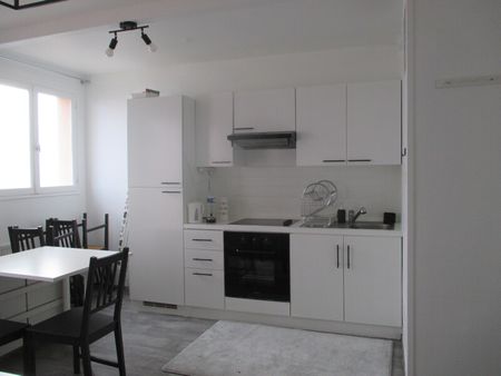 Location Appartement 1 Pièce 27 m² - Meublé - Photo 2