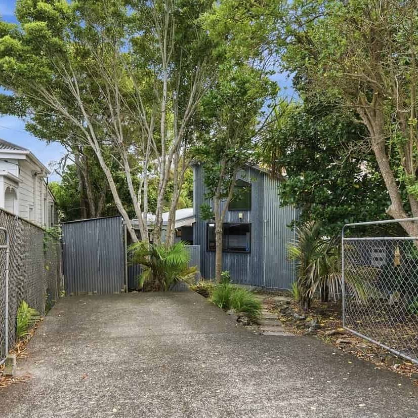 Charming 3BR Eden Terrace Home - Photo 1