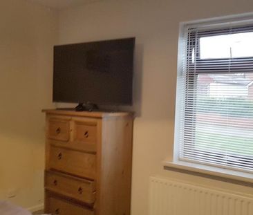 2 bedroom terraced house to rent - Photo 3