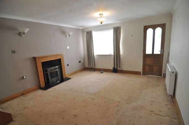 Chapelfield Drive, Thorpe Hesley - Photo 1