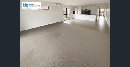 Modern & Spacious 4 Bedroom Home with Double Lock-Up Garage! - Photo 3