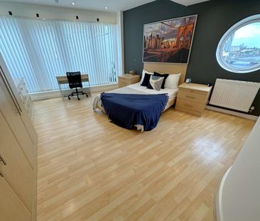 3 bedroom apartment to rent - Photo 4