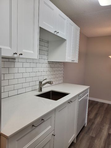 1706-2016 Fullerton Ave., North Vancouver, Bc V7p 3e6 - Photo 4