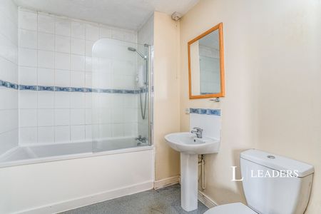 2 bedroom apartment to rent Crown Mews, 15 Clarence Road, Gosport, PO12 - Photo 3